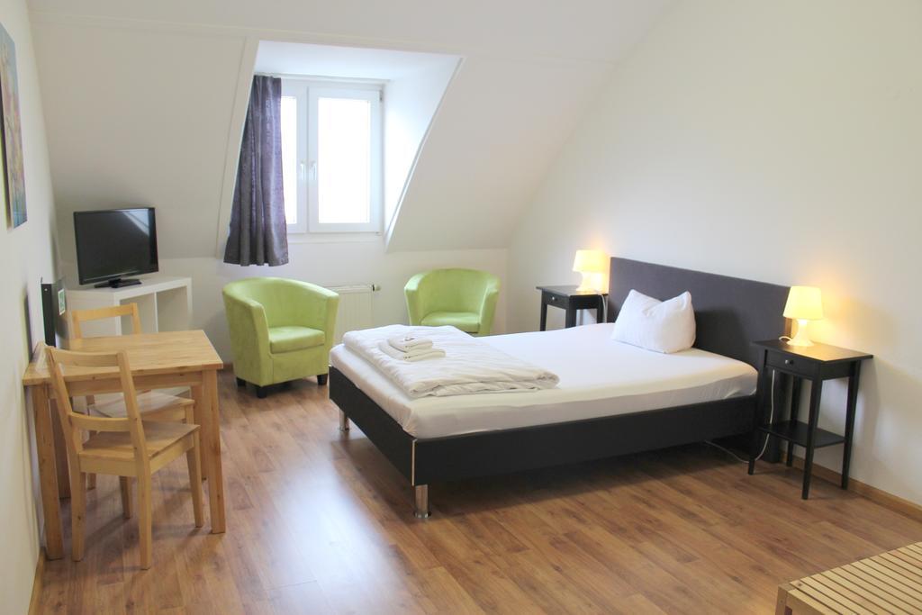 Stayinn Hostel Und Gaestehaus Фрайбург Стая снимка